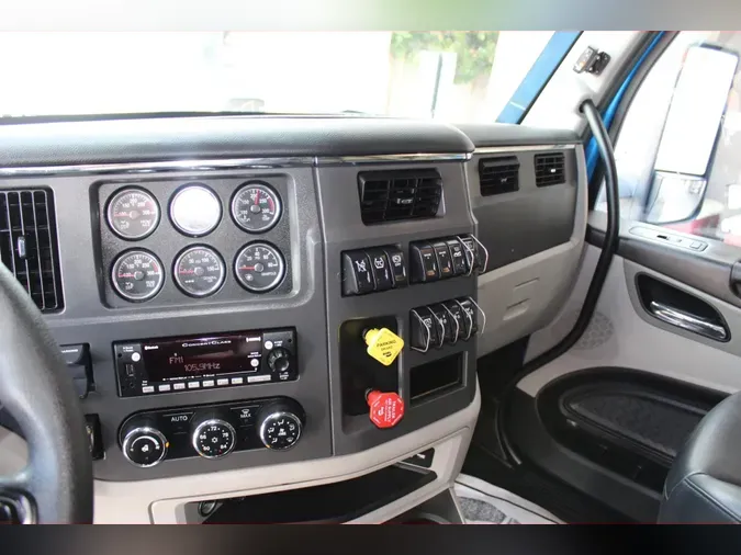 2023 Peterbilt 579
