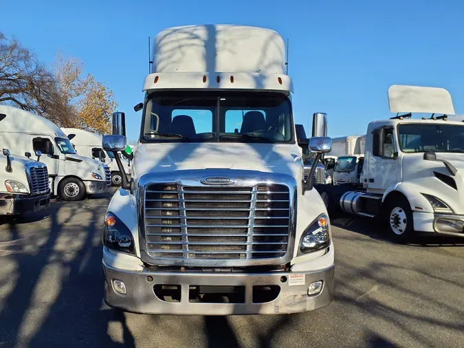 2018 FREIGHTLINER/MERCEDES CASCADIA 125