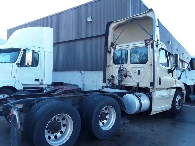 2019 FREIGHTLINER/MERCEDES CASCADIA 125b48064a918cf132afdba662359d493a8