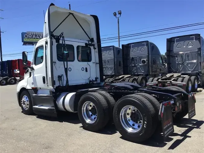 2022 FREIGHTLINER CA126