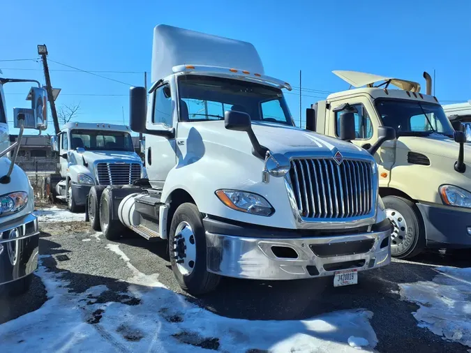 2019 NAVISTAR INTERNATIONAL LT625 DAYCAB T/A