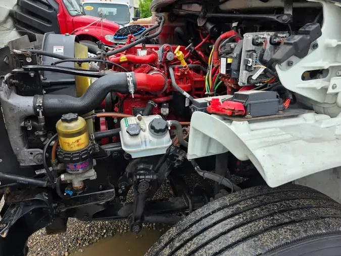 2019 FREIGHTLINER M2 106