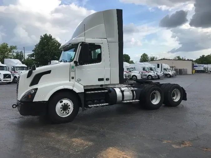 2018 Volvo VNL64300