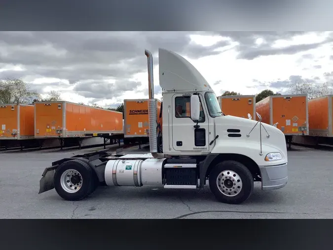 2017 Mack CXU (PINNACLE)b4911f4b1a7fe2d81a9c5a0539957e1f