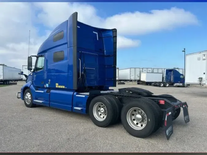 2022 VOLVO VNL64T760