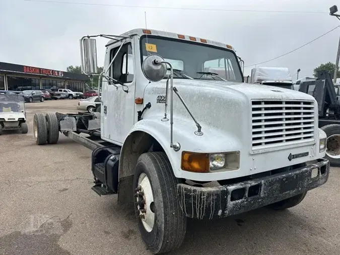 2001 INTERNATIONAL 4900