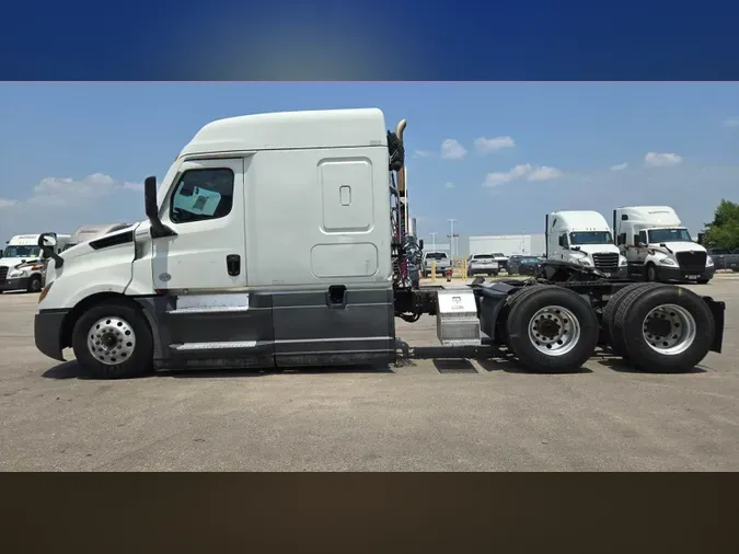 2022 Freightliner Cascadia 126