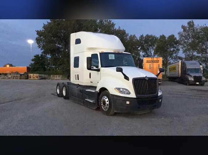 2022 International LT625b4994c2bb19972f936100896a4134ff9