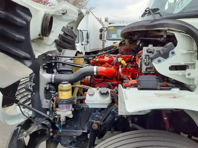 2018 FREIGHTLINER/MERCEDES M2 106