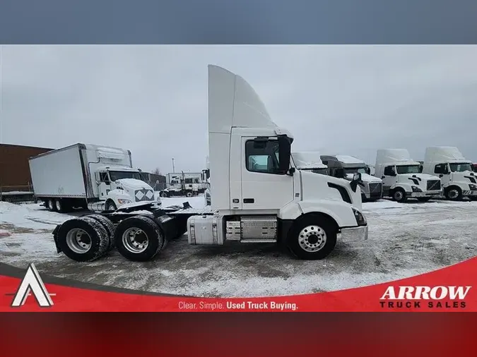 2018 VOLVO VNL300