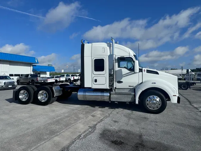 2020 KENWORTH T880