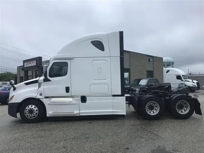 2019 FREIGHTLINER CA126