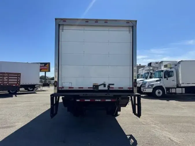 2019 Freightliner Business Class M2 106