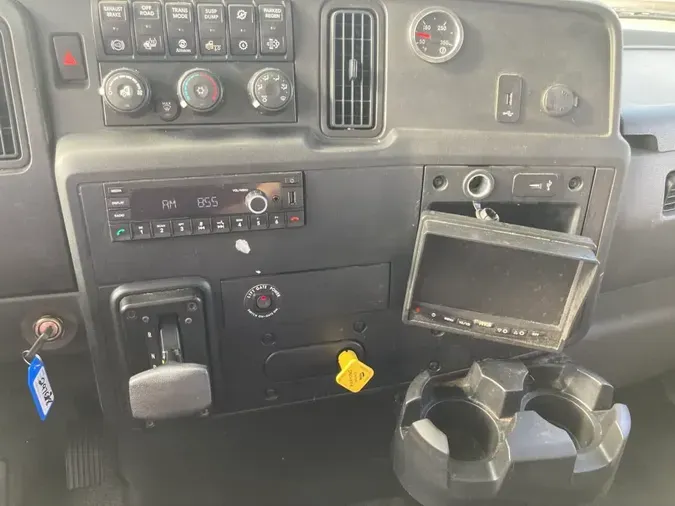 2021 NAVISTAR INTERNATIONAL MV607 (4X2)