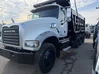 2014 MACK GRANITE GU433