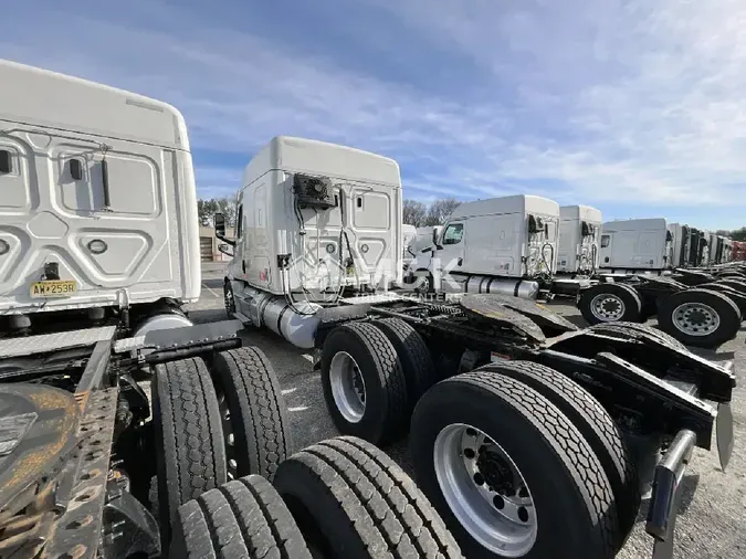 2022 FREIGHTLINER Cascadia 126