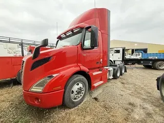 2020 VOLVO VNR64T300