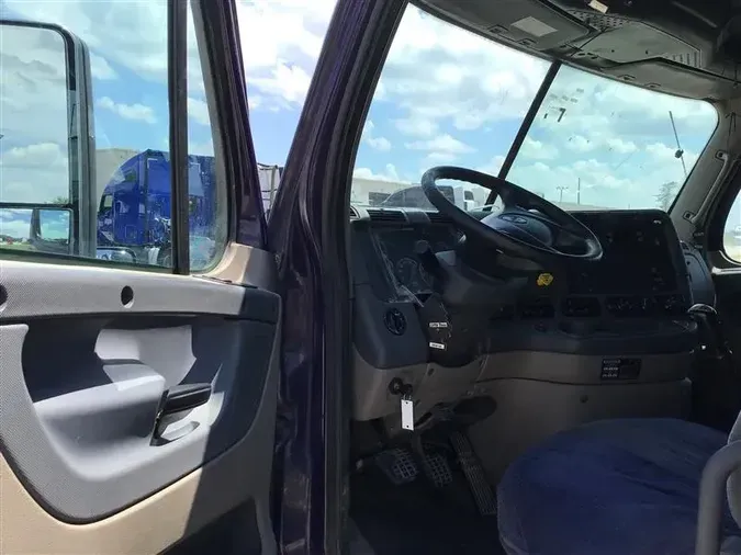 2015 FREIGHTLINER CA113