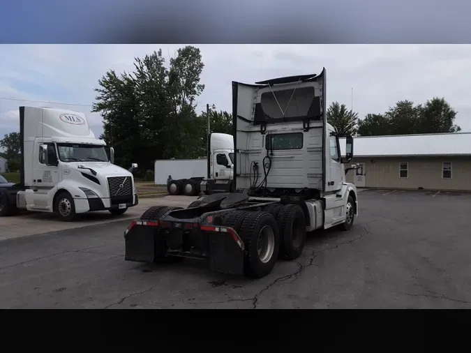 2018 Volvo VNL300