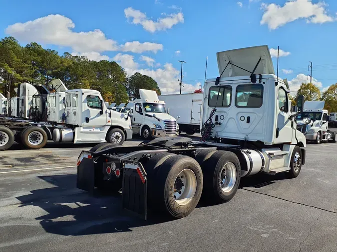 2020 FREIGHTLINER/MERCEDES NEW CASCADIA PX12664