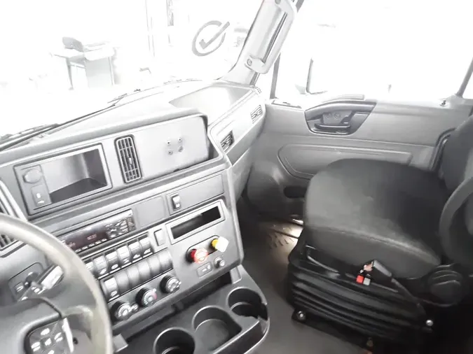 2020 NAVISTAR INTERNATIONAL LT625 DAYCAB T/Ab4b8514eee10cb2a54ecc66255468ff4