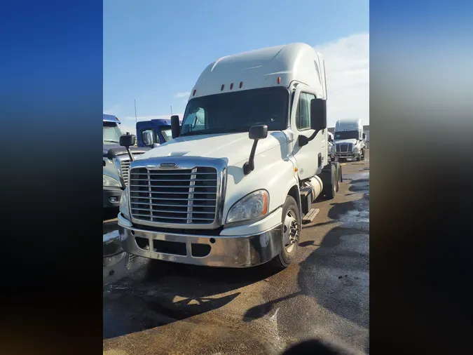 2020 FREIGHTLINER/MERCEDES CASCADIA 125b4bd9e48fa1098607bf43d12fd56f355