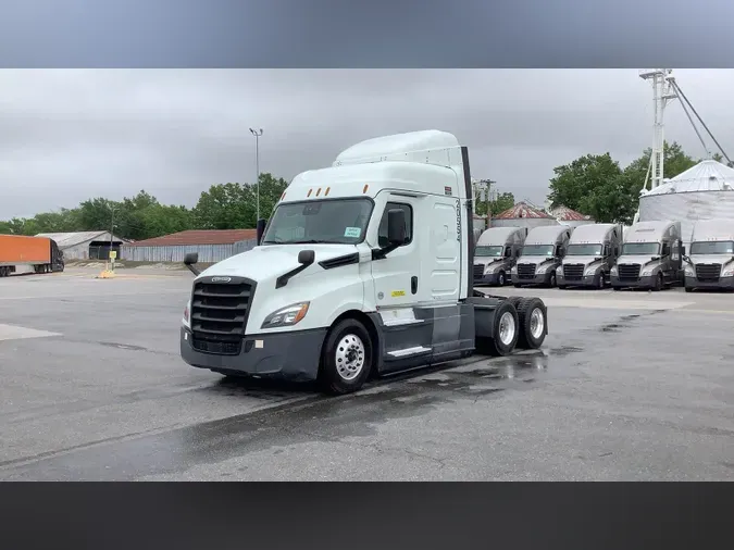 2021 Freightliner Cascadia 126