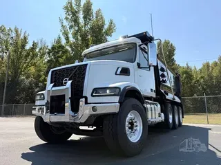 2024 VOLVO VHD84F300