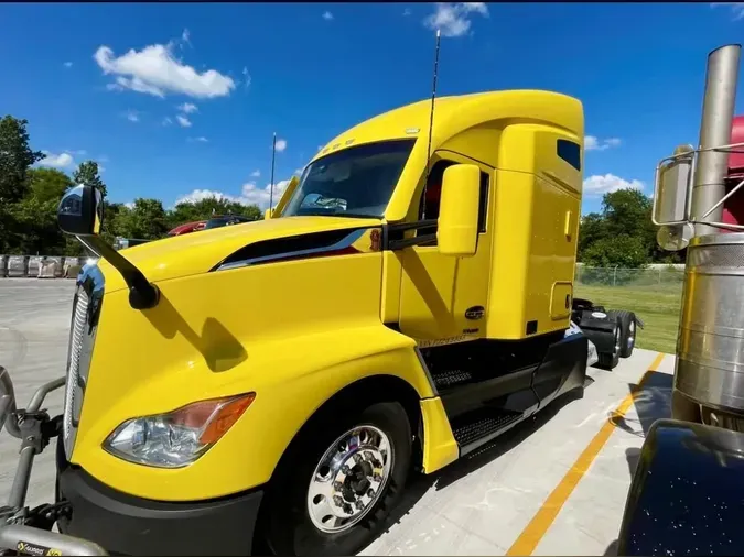 2023 Kenworth T680