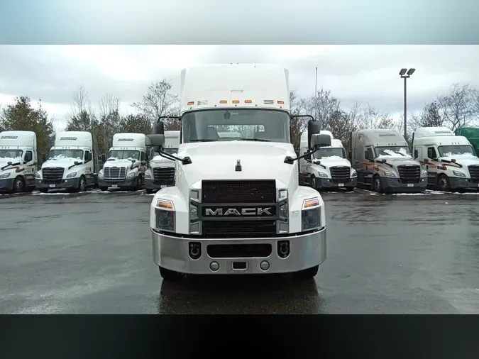 2020 Mack Anthem