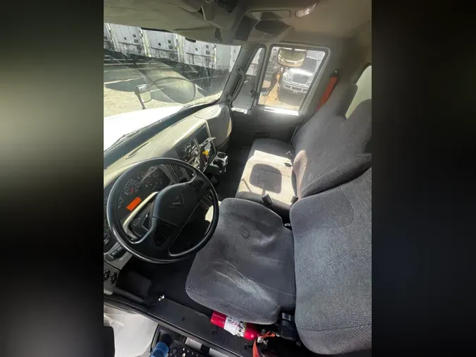 2019 NAVISTAR INTERNATIONAL 4300