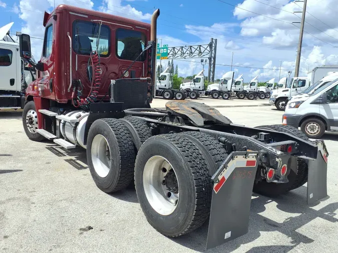 2017 FREIGHTLINER/MERCEDES CASCADIA 125