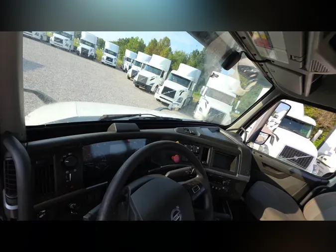 2019 Volvo VNL300