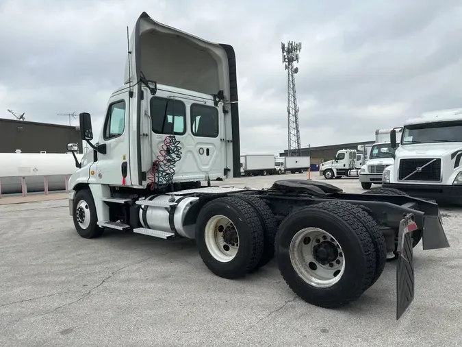 2020 FREIGHTLINER/MERCEDES CASCADIA 125