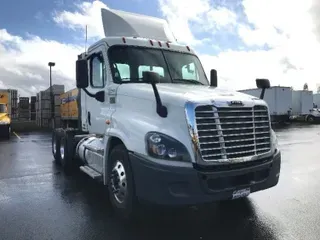 2016 FREIGHTLINER X12564ST