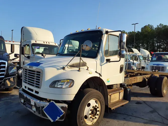 2015 FREIGHTLINER/MERCEDES M2 106