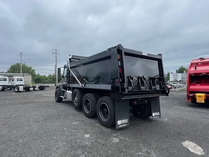 2025 VOLVO VHD84F300