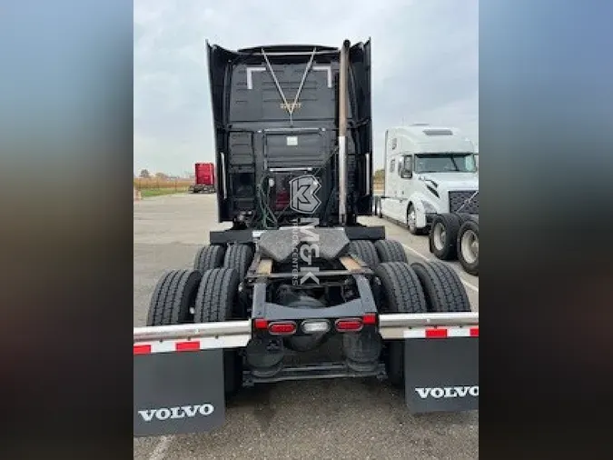 2022 VOLVO VNL64T860