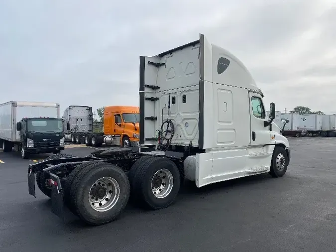 2016 FREIGHTLINER X12564ST