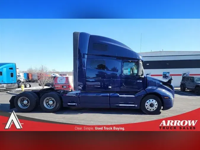 2021 VOLVO VNL760