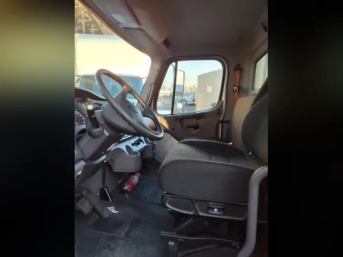 2019 FREIGHTLINER/MERCEDES M2 106