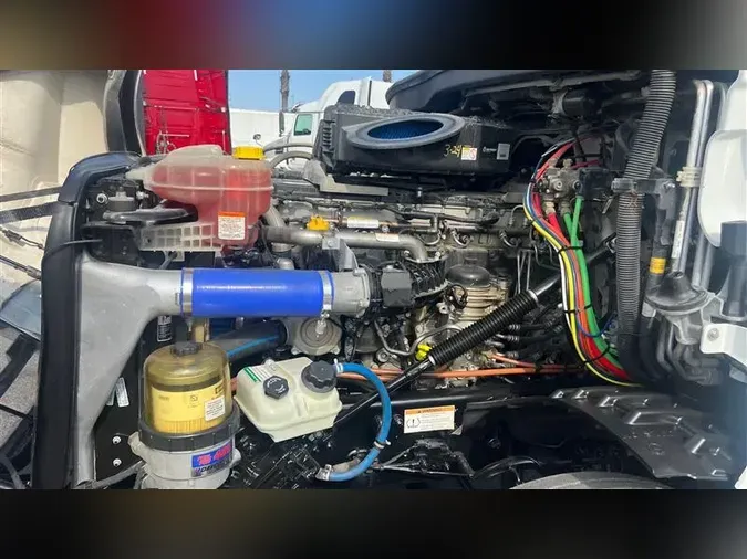 2019 FREIGHTLINER CA126
