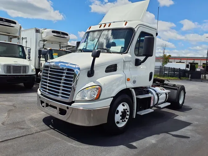 2016 FREIGHTLINER/MERCEDES CASCADIA 113