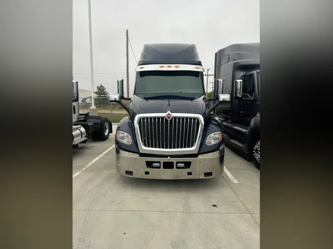 2022 International LT625