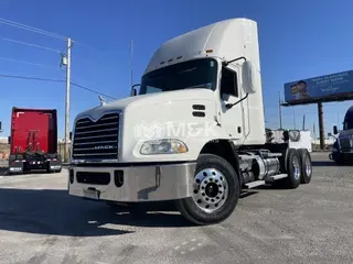 2018 MACK CXU613