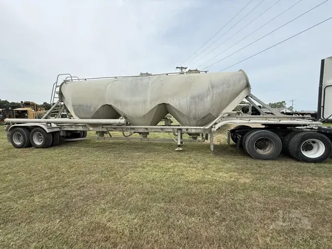 2006 TRAIL KING 1000 CUBE PNUEMATIC TANK