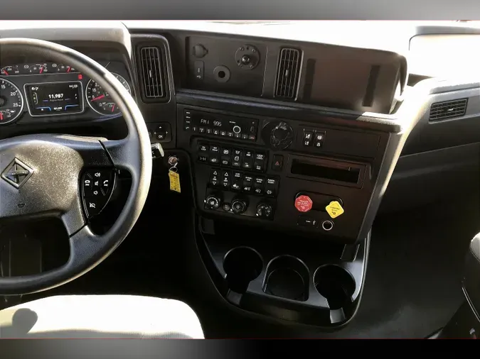 2022 INT LT625 6x4