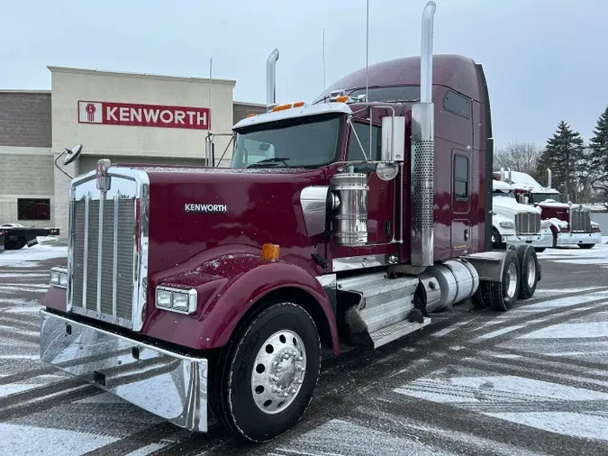 2021 Kenworth W900L