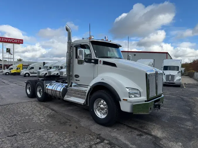 2026 Kenworth T880