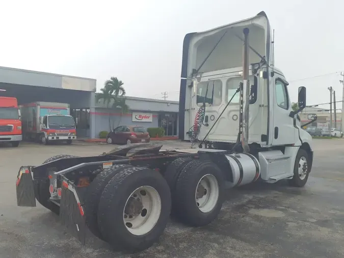 2019 FREIGHTLINER NEW CASCADIA PX12664